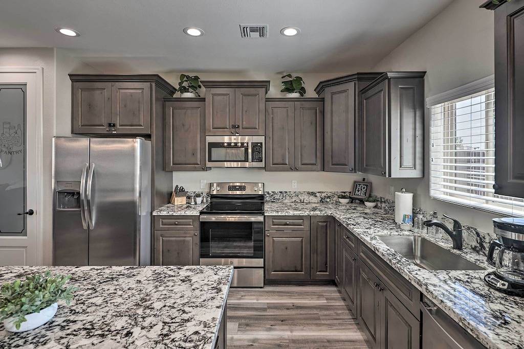 Arizona Home: 3 Mi to Co River, Snowbirds Welcome in Lake Mohave, Bullhead City