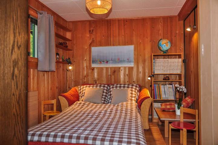 Chalet in the heart of nature with Spa in Les Replattes, Le Locle