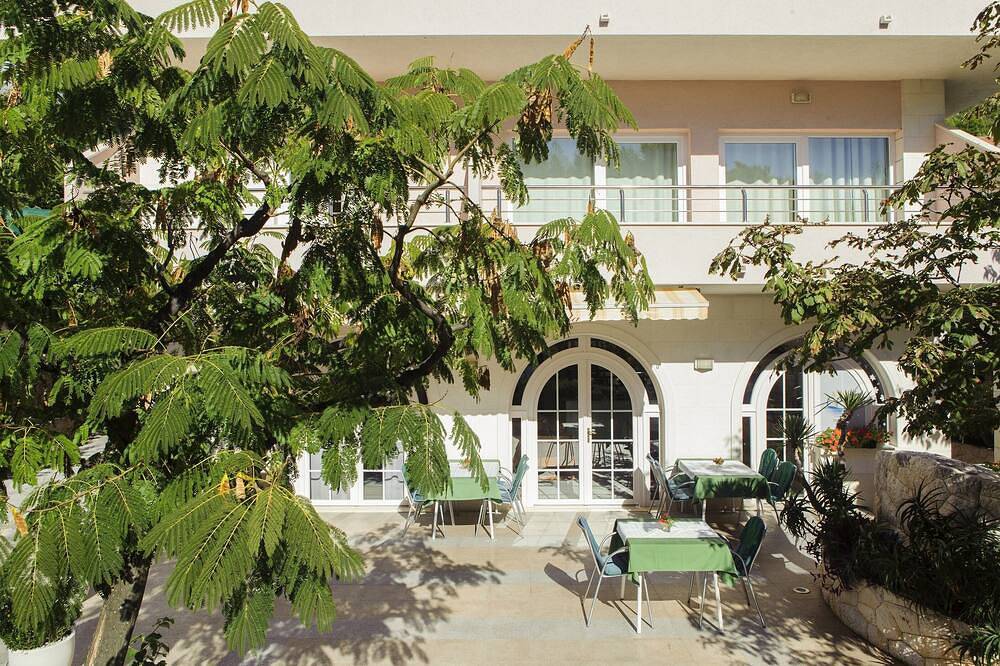 Gezellig en modern familie appartement voor 4 personen in Promajna, Makarska Riviera