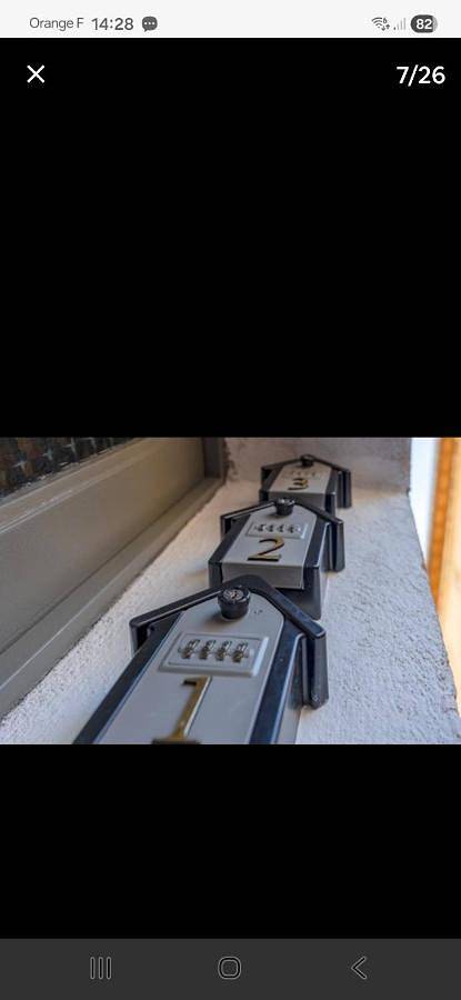 Gîte pour 2 personnes, avec vue dans Office De Tourisme Du Pays Des Sorgues Et Des Monts De Vaucluse - 4