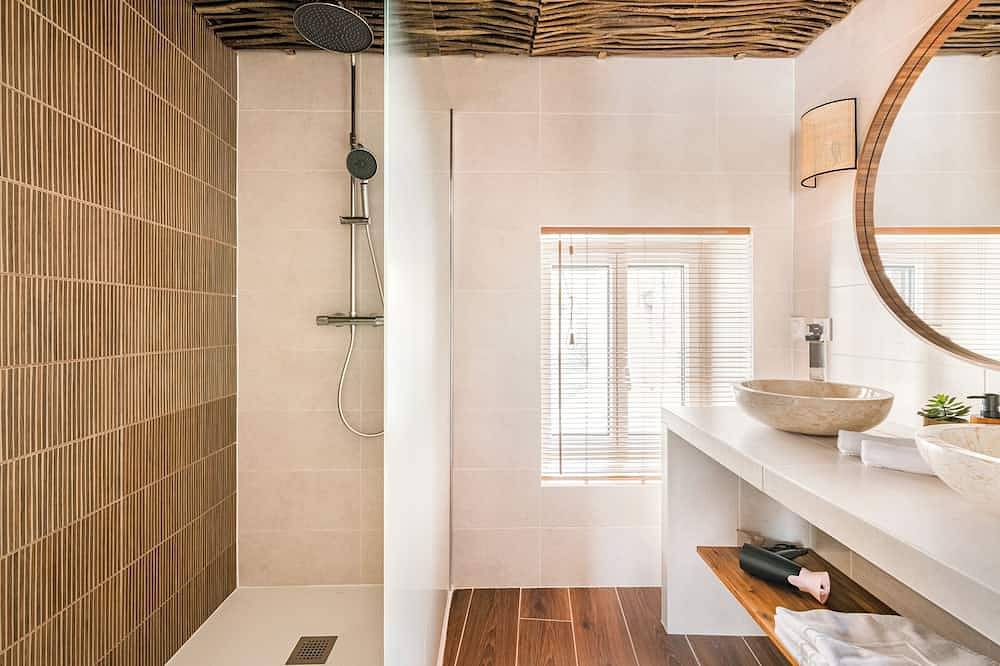Entire apartment, Luxury suite & spa - Tahiti in Boulieu-lès-Annonay, Pilat Regional Nature Park