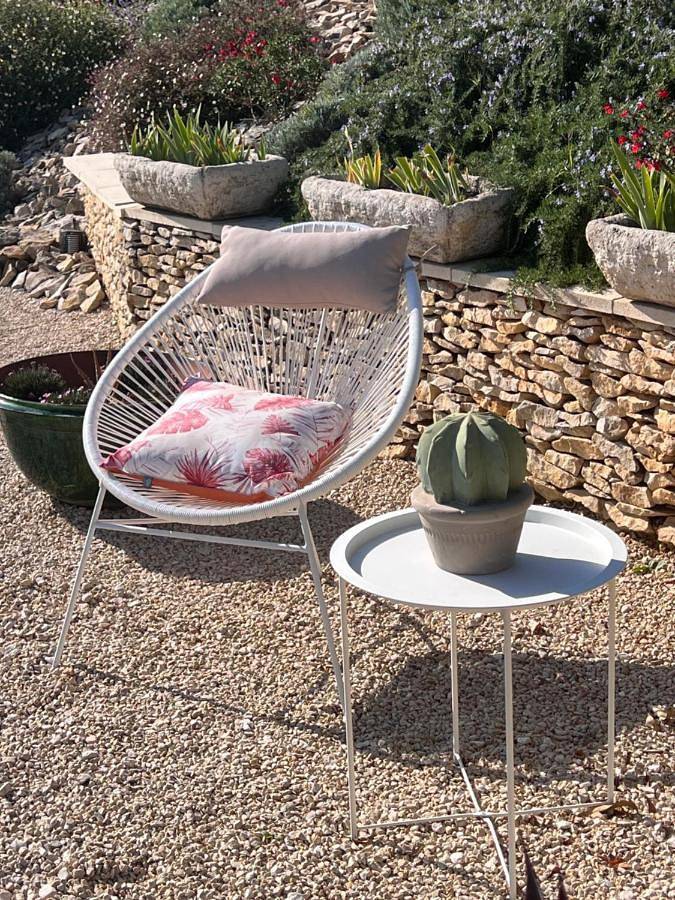 Location de vacances pour 2 personnes, avec piscine ainsi que vue et jardin à Savasse - 2