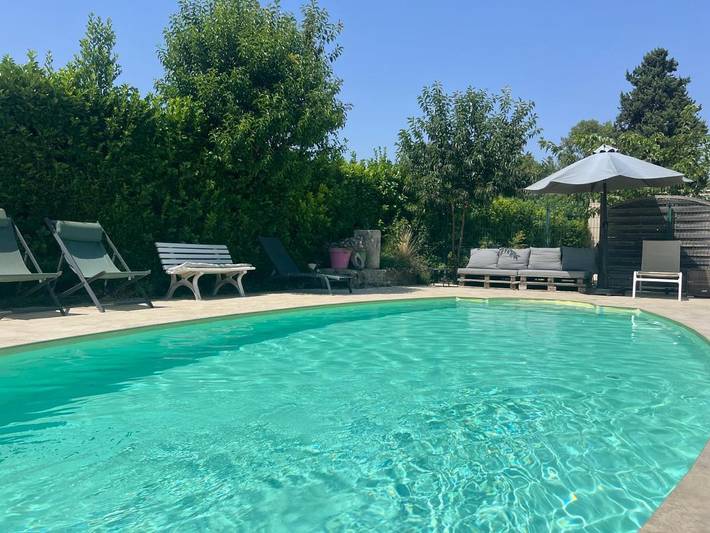 Gîte pour 6 personnes, avec jardin et piscine à Camaret-sur-Aigues - 2