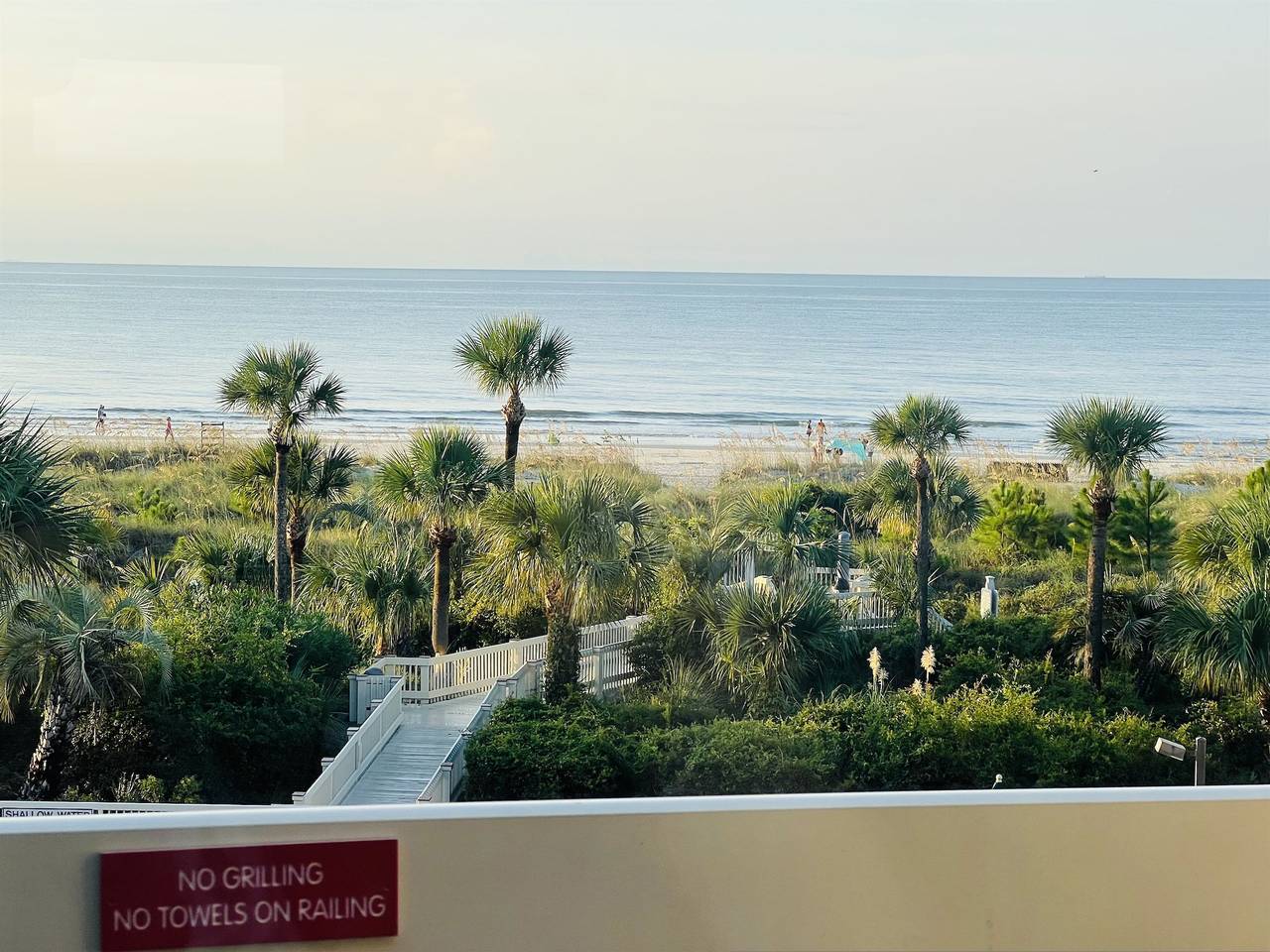 Entire apartment, Breakers 324 Oceanfront Hilton Head Condo Direct Beach Access in Coligny Beach, Shipyard Plantation