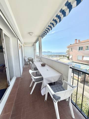 Gîte pour 5 personnes, avec balcon à Carqueiranne