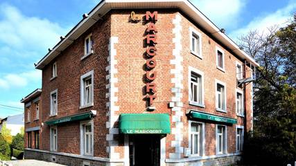 Location de vacances pour 32 personnes, avec jardin, animaux acceptés dans Marcourt