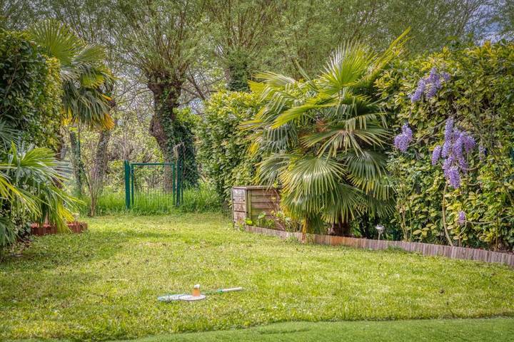 Gîte pour 6 personnes, avec vue ainsi que jardin et terrasse à Saint-Ismier - 4