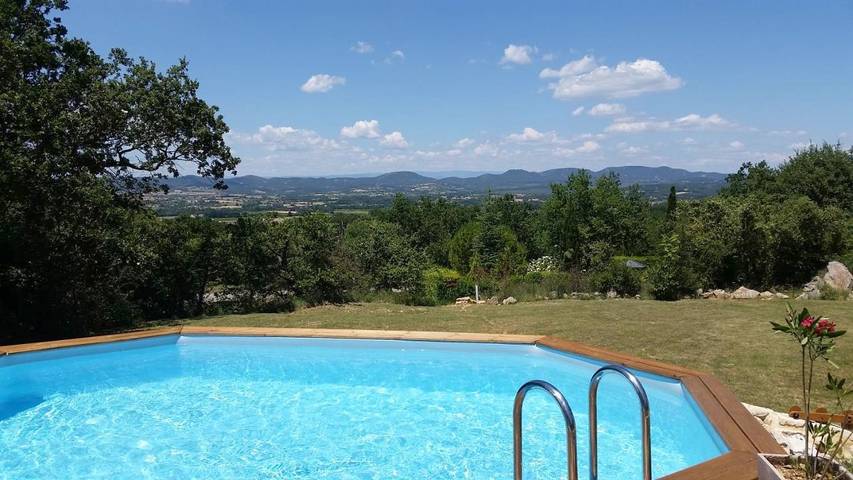 Location de vacances pour 6 personnes, avec piscine ainsi que vue et jardin à Saint-Privat-de-Champclos - 4