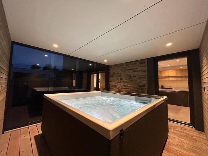Gîte pour 6 personnes, avec Jacuzzi et Terrasse ainsi que Jardin et Sauna dans Heppenbach