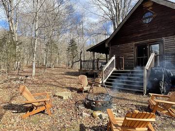 Log Cabin for 6 Guests in Greenbrier River, Pocahontas County, Picture 2