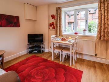 Log Cabin for 2 People in East Riding of Yorkshire, Yorkshire, Photo 4
