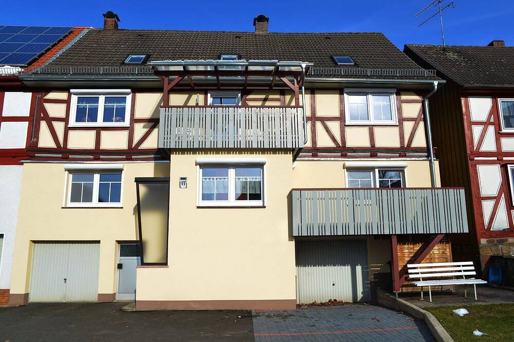 Ganze Wohnung, Fachwerkhaus-Charm in ruhiger Lage - große Ferienwohnung mit zwei Balkonen in Spangenberg, Schwalm-Eder-Kreis
