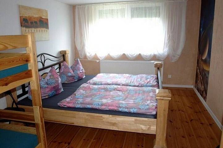 Ganze Wohnung, Gemütliche und naturnahe Ferienwohnung mit Terrasse in Alt Zauche, Alt Zauche-Wußwerk