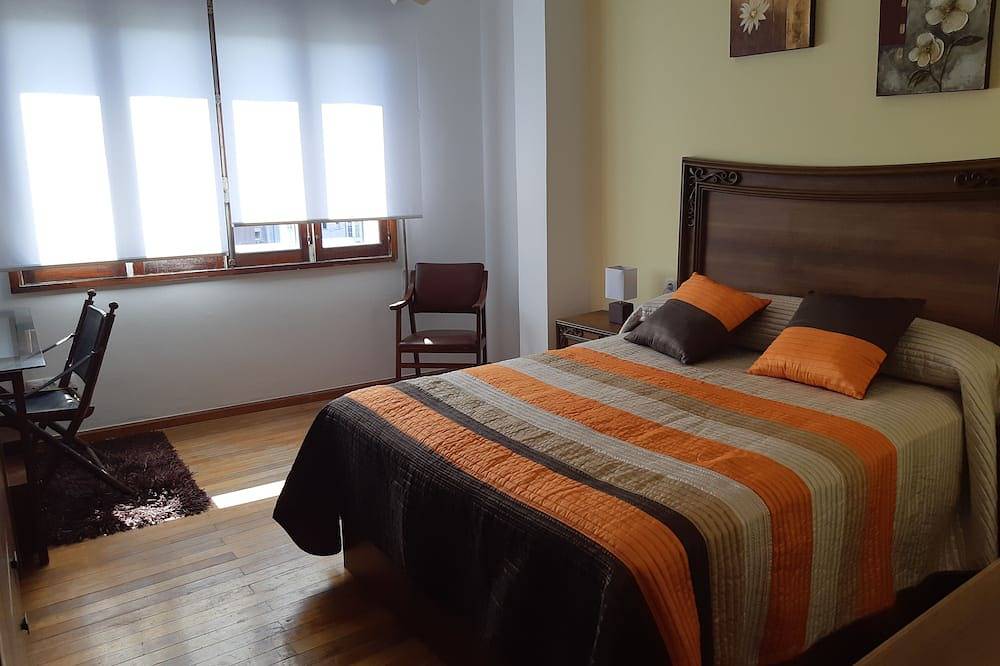 Entire apartment, Torre Plaza 5. A spacious apartment in Boiro, beaches and terraces. in Boiro, Rías Baixas