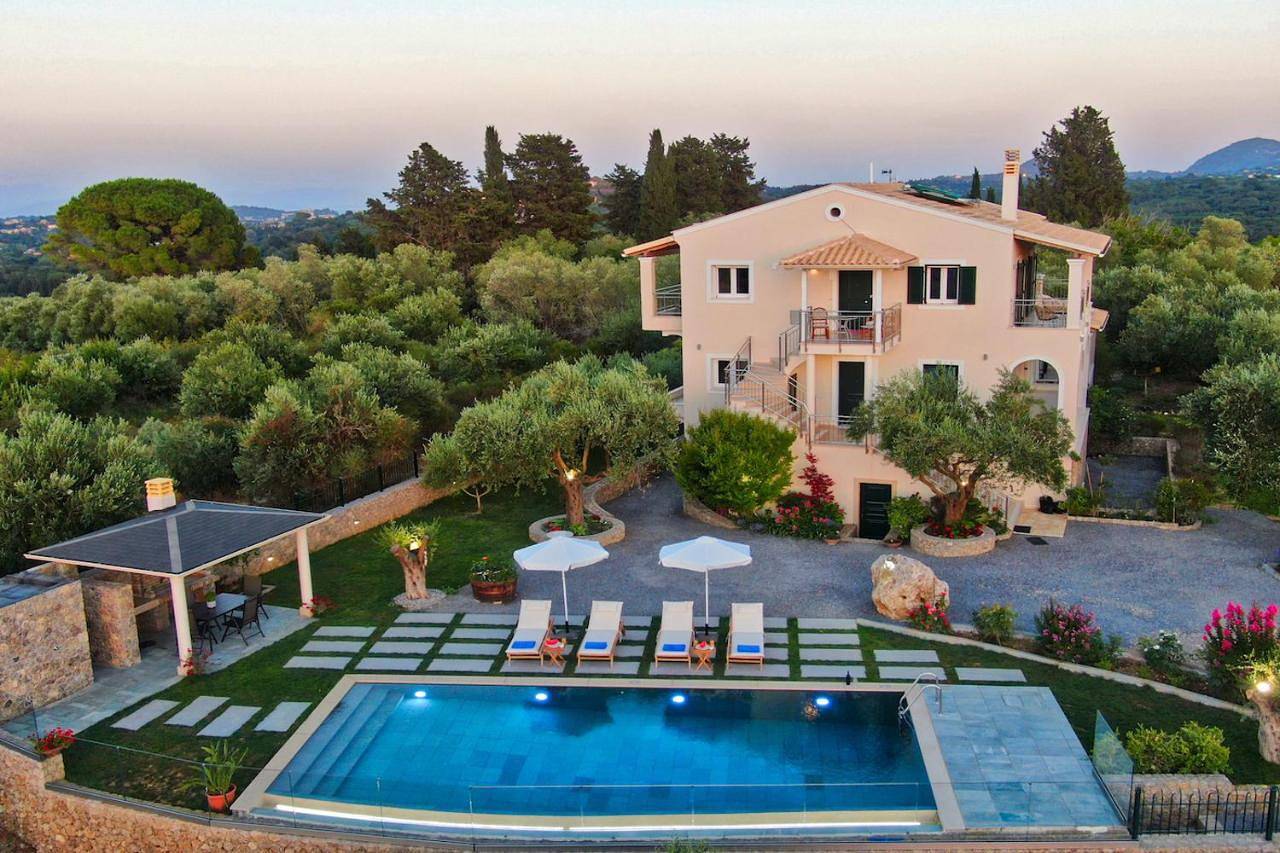 Villa Caesar in Άγιο Ιωάννη (Κέρκυρα), Κέρκυρα