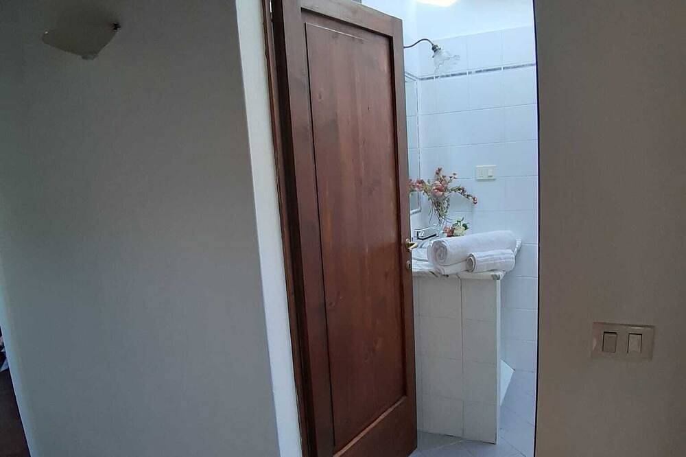 Entire apartment, Cortonas Rooftop Nest in Cortona, Arezzo Province