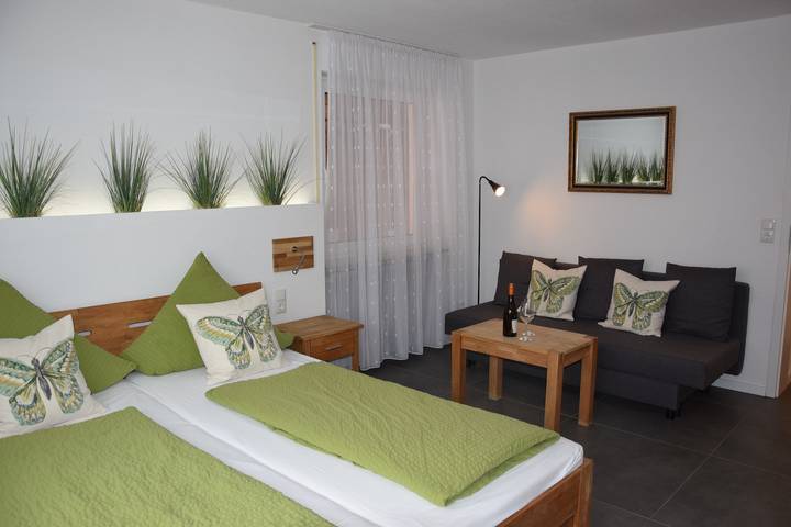 Weingut Manuel Sauer - Doppelzimmer in Nordheim am Main, Fränkisches Weinland