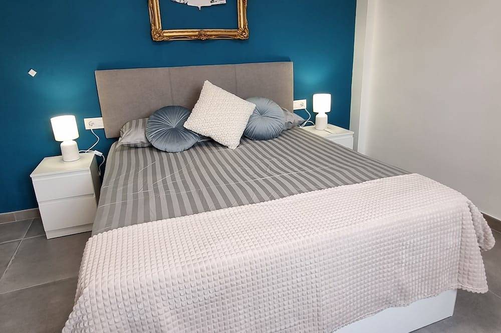 Entire apartment, Newly renovated penthouse in the historic center of Almeria. in Almería, Costa de Almería