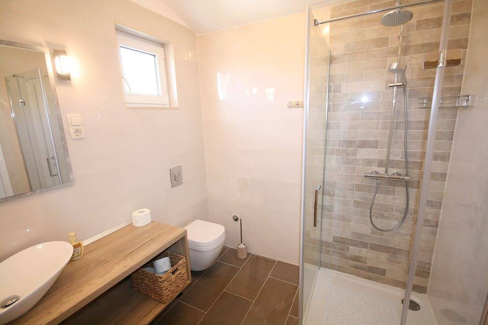 House w/panorama view, swimming pool. Walking distance to beach, old city Trogir in Trogir, Ciovo