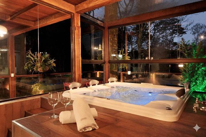 Villa para 2 pessoas, com sauna e balcão e ainda jacuzzi em Nova Lima