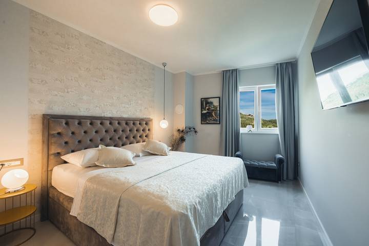 Ferienwohnung für 24 Personen, mit Balkon/Terrasse und Pool in Makarska