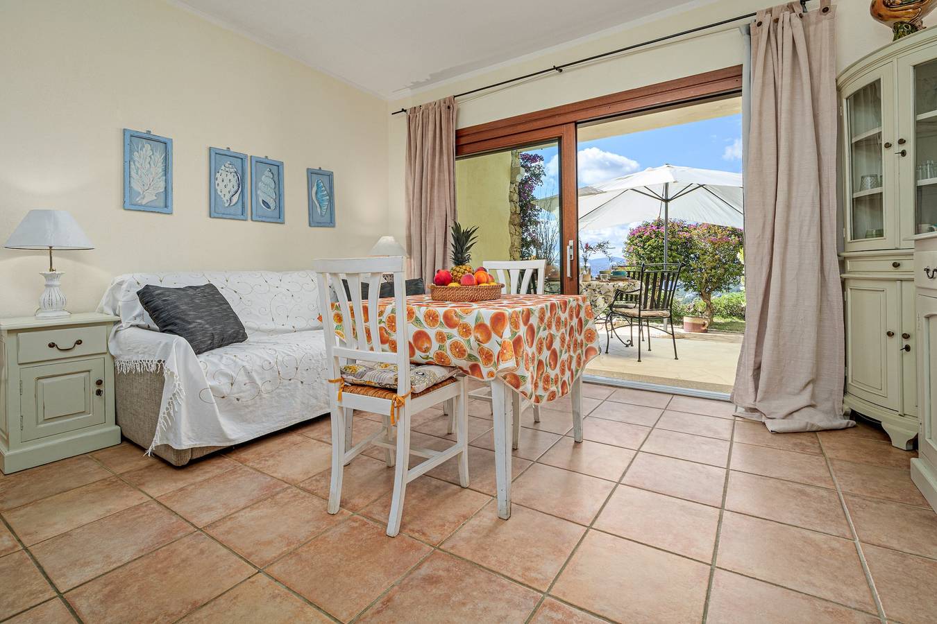 Appartamento Tartaruga 1 con vista montagna, Wi-Fi e aria condizionata in Cannigione, Arzachena