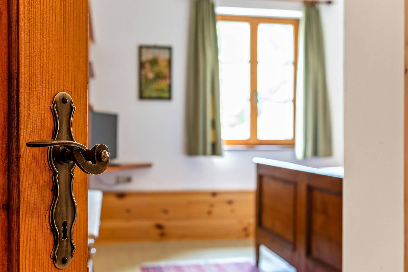 Zimmer 'Hirschen Aldo' mit Bergblick, Gemeinschaftsterrasse und Wi-Fi in Sarnthein, Sarntal