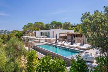 Villa pour 12 personnes, avec jardin et piscine, animaux acceptés en Corse