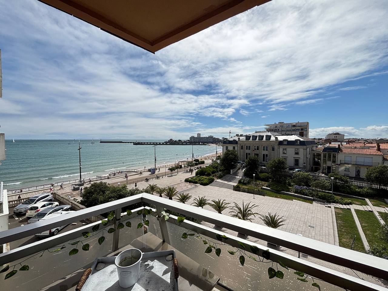Entire studio, Studio with sea-view balcony in Les Sables-d'Olonne in Les Sables-d'Olonne, Vendée
