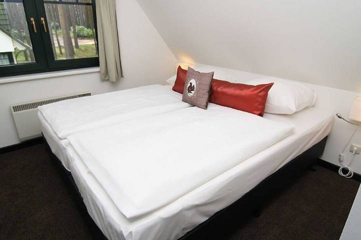 Ferienwohnung für 6 Personen, mit Terrasse und Garten sowie Pool, mit Haustier in Nossentiner Hütte - 2