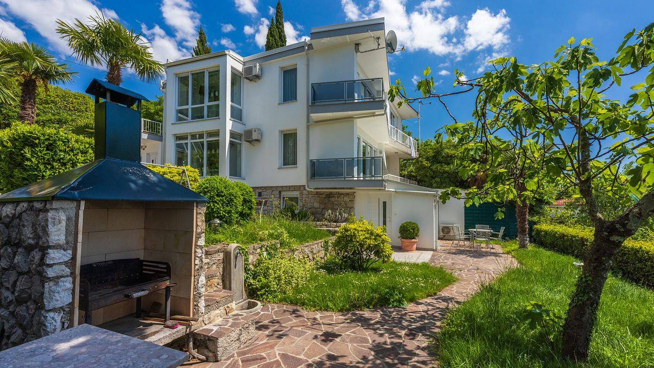 Appartamento intero, Appartamento vacanze per 4 persone con terrazza in Cirquenizza, Primorje-Gorski Kotar