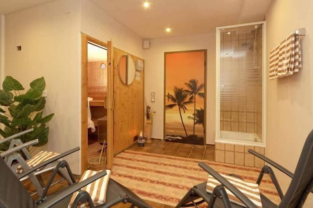 Ganze Wohnung, Gemütliche Ferienwohnung mit Balkon (60 qm) in Bischofsmais, Ostbayern
