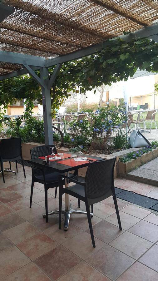 Hôtel pour 2 personnes, avec terrasse ainsi que jardin et piscine à Maubourguet - 2