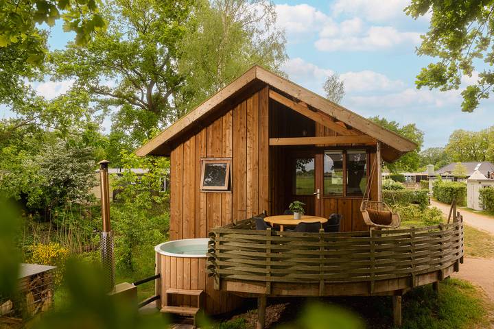 Glamping voor 4 personen, met terras en balkon/terras in Overijssel