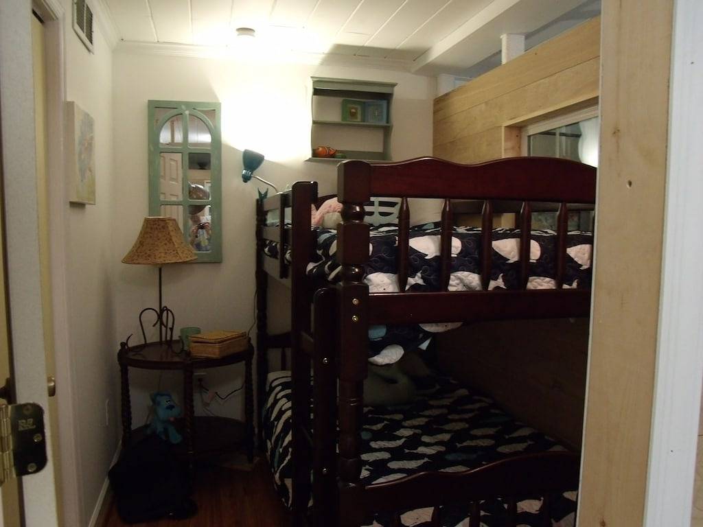 No Wake Cove, drei Kajaks, schnelles Wifi, 2 King 2 Queen 2 Kids Bungalows, Game Rm in Smith Mountain Lake