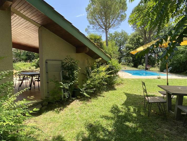 Gîte pour 4 personnes, avec jardin ainsi que terrasse et piscine à Castres - 3