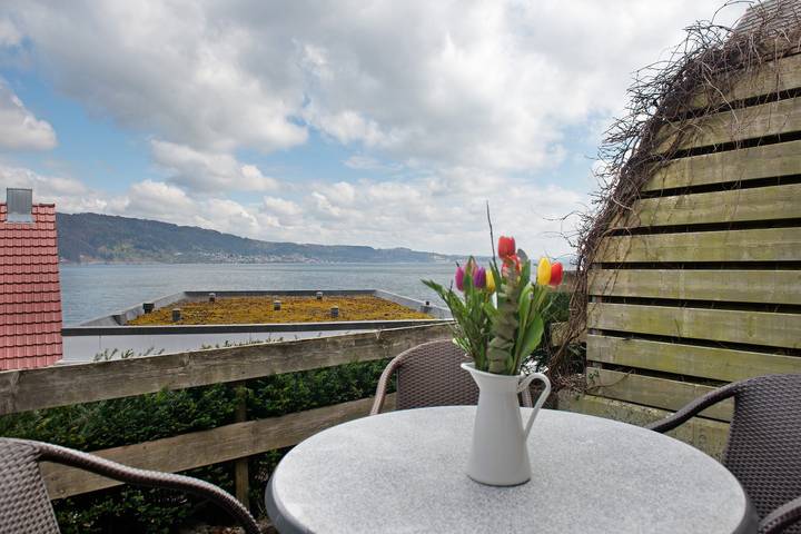 Ferienhaus für 4 Personen, mit Garten und Seeblick in Europa - 2
