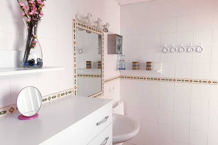 Charmantes Stadthaus 7 Personen mit großer Terrasse und Patio in Jimera de Líbar, Málaga Provinz