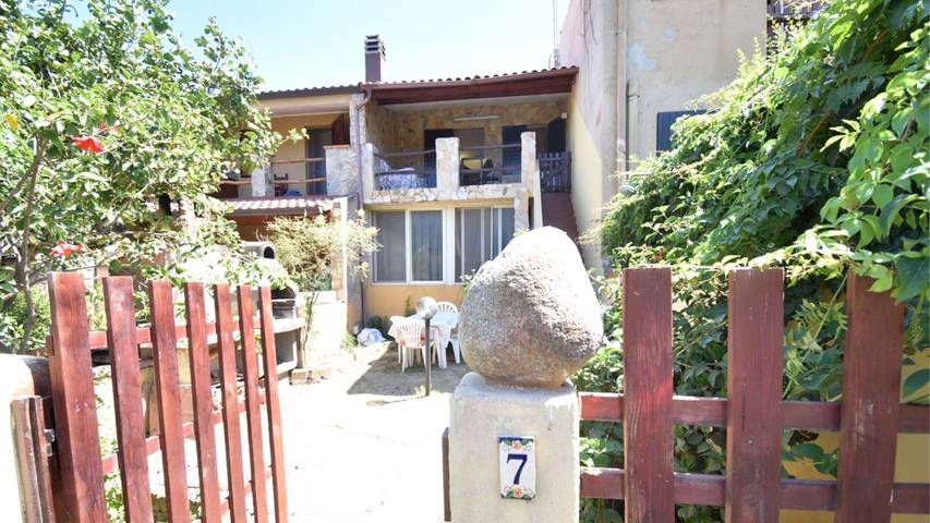 Casa vacanza per 4 persone, con giardino, con animali domestici in Domus De Maria