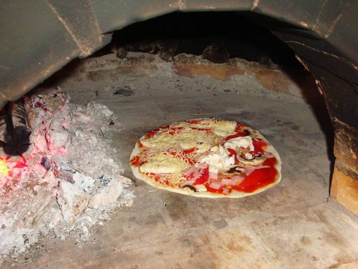 Location de vacances pour 4 personnes, avec terrasse et piscine ainsi que vue et jardin à Sainte-Valière - 3