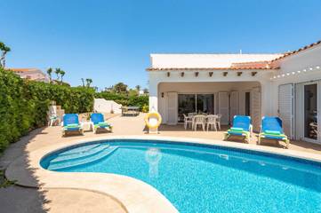 Villa in Sant Lluís, Coast of Menorca für 6 