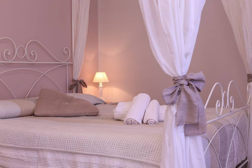 Entire apartment, Romantic studio apartment in Villa in Pozzallo, Ragusa Province