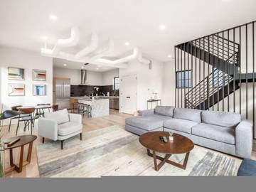 Vacation Rental for 8 Guests in Columbus, Ohio, Picture 2