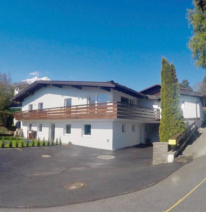 Ferienwohnung für 4 Personen, mit Terrasse und Garten sowie Ausblick in Mutters