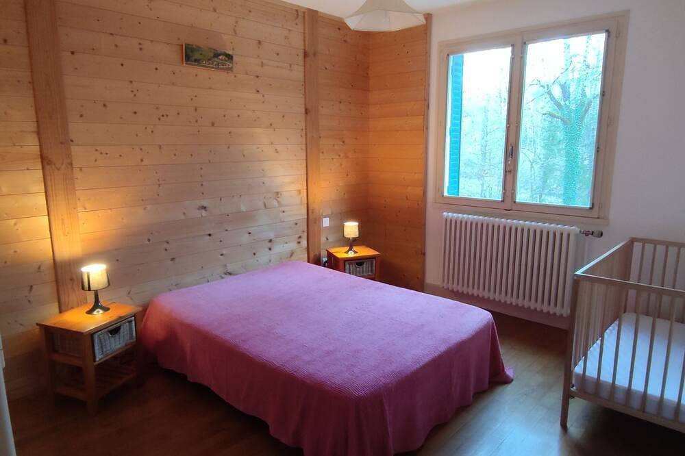 Cottage mit großer Kapazität, 1,5 km von den Hérisson-Wasserfällen entfernt in Bonlieu, Französischer Jura