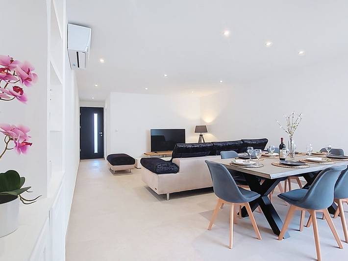 Location de vacances pour 8 personnes, avec Balcon ainsi que Terrasse et Vue dans Casino De Sainte Maxime