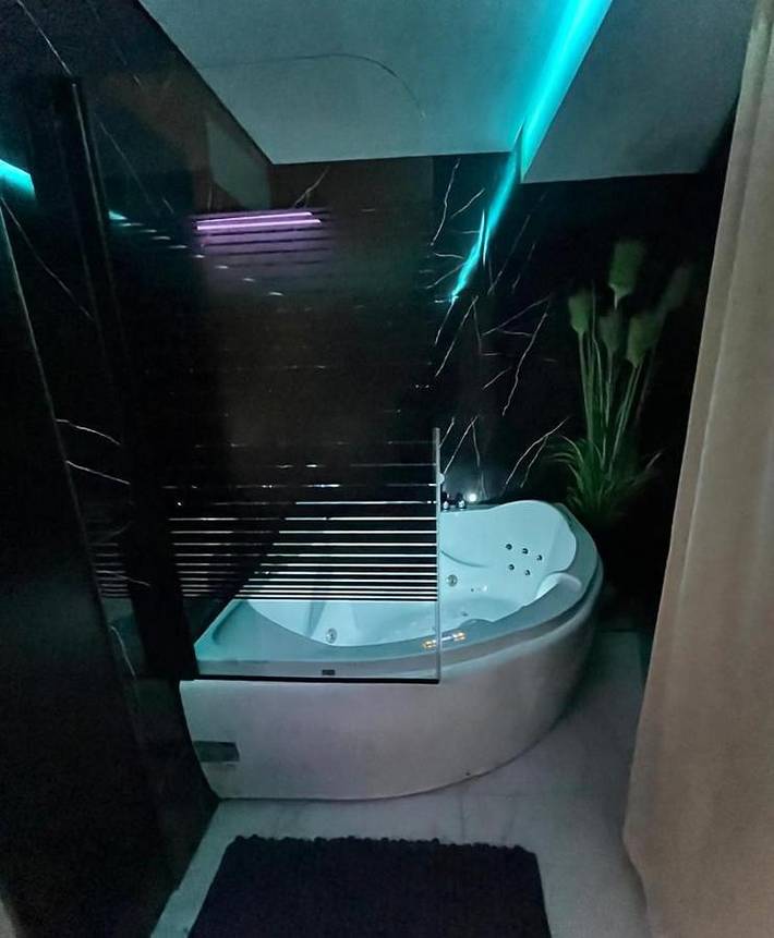 Gîte pour 2 personnes, avec jacuzzi ainsi que piscine et balcon à Nuremberg - 3