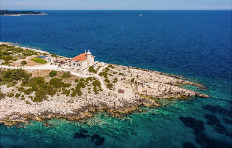 Apartment am Meer mit Terrasse und WLAN – 2 km vom Strand entfernt in Split-Dalmatien