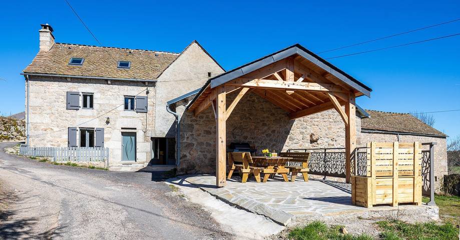 La Maison de Castanet – Charm and Nature in Moulinetsøen, Le Buisson