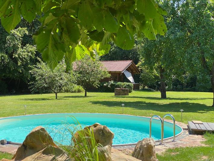 Ferienhaus für 2 Personen, mit Terrasse und Garten sowie Pool und Ausblick